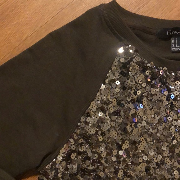 NWOT Forever 21 Sequin Sweater. Size Small. - Picture 7 of 9